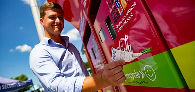 Coca-Cola Rewards Recycling at UK Theme Parks with 50% Discounts