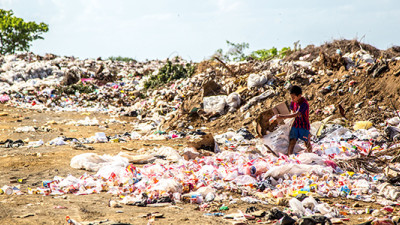 How Companies ‘Seeing Goldmines in Landfills’ Are Refashioning Textiles