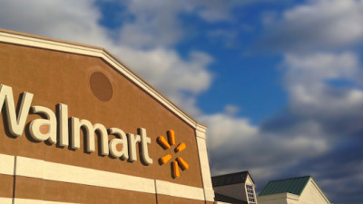 Walmart Raises Hourly Pay for 500,000 Store Employees