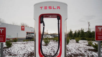 Tesla Promises New Battery Can Power Your Home, Power the Grid