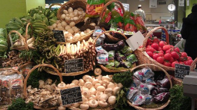 France Voting to Forbid Major Supermarkets from Throwing Away Unsold Food