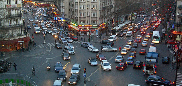 Paris Imposes Car Ban After Air Pollution Hits Record High