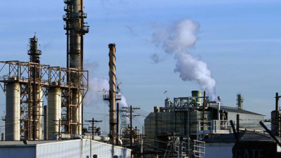 CA Business Leaders Call For Oil Industry to Comply with CO2 Law