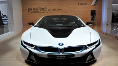 BMW i's Fast Charger Charges EVs Up to 80% in 30 Min