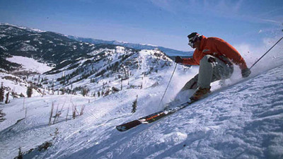 Squaw Valley, Mammoth Join 100 Ski Areas To Sign Climate Declaration