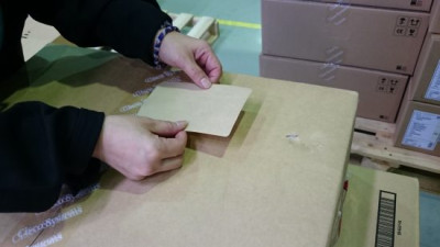 How a Small Sticker Made a Big Impact on Reducing Carton Waste at Cisco