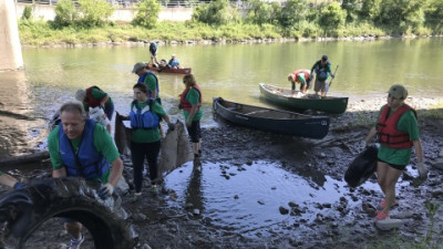 Keurig Green Mountain Volunteers Clean up 16,000 Pounds of Trash