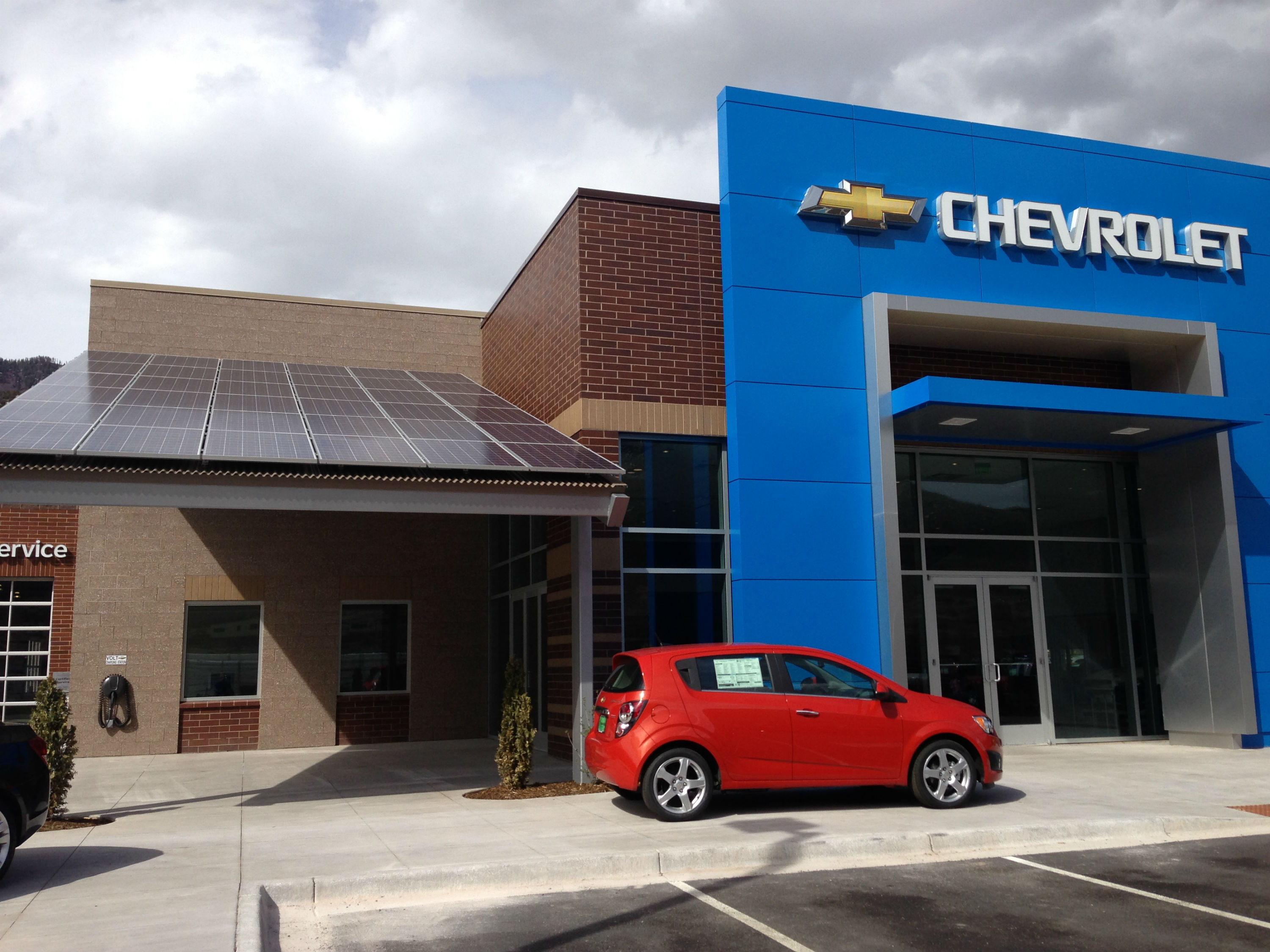 More than 400 GM Dealerships Join Green Program