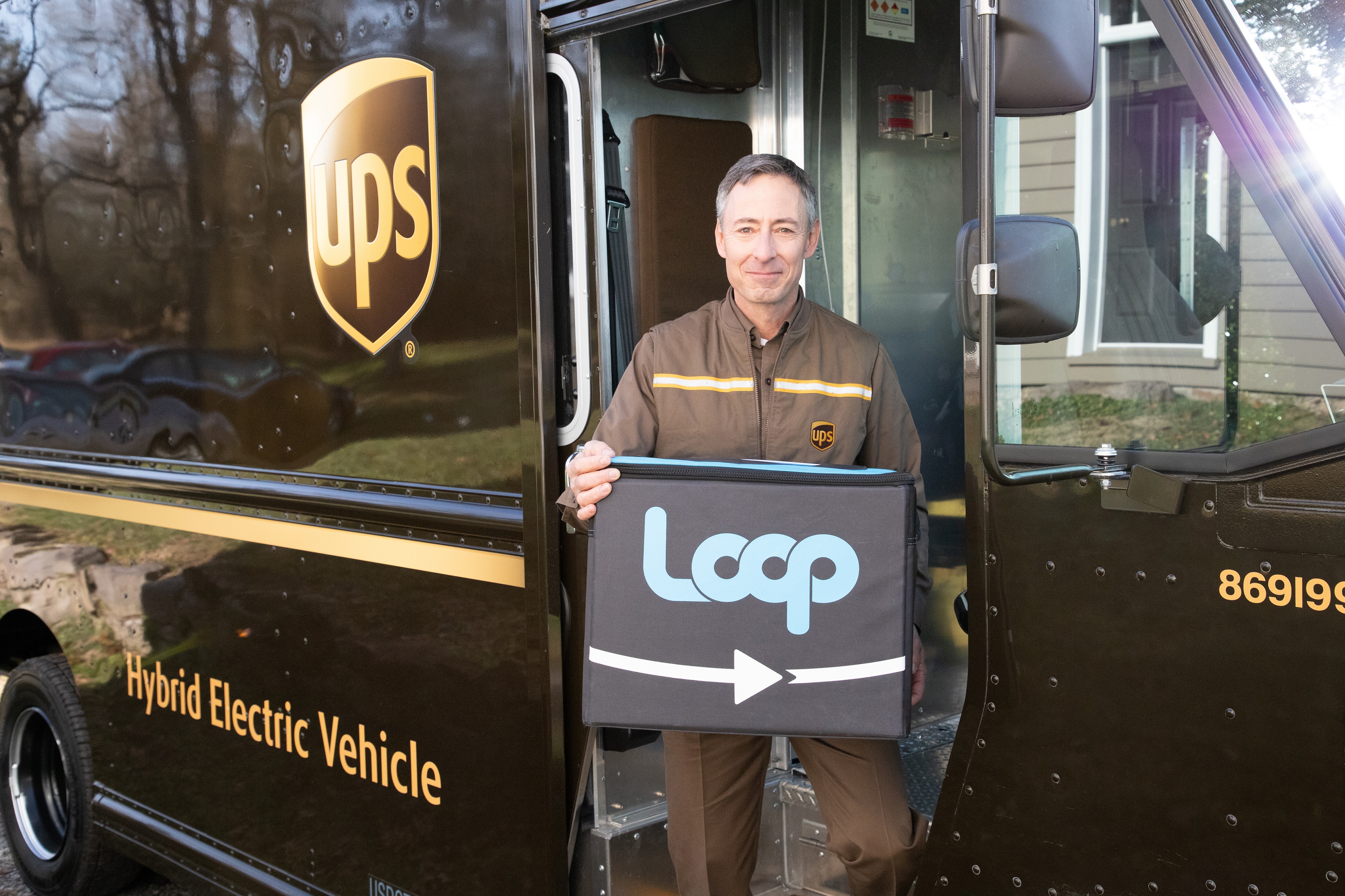 UPS Packaging Design and Testing Enables Launch of First-of-its-Kind Reusable Consumer Packaging Solution