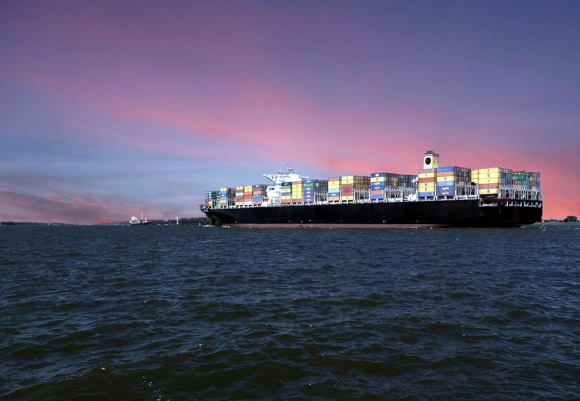 Maersk Joins Forces with Industry Peers, Customers to Develop Next-Gen Shipping Fuel