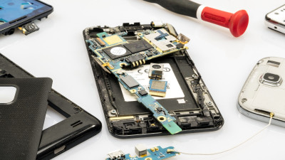 Mobile Industry Eyes 5B ‘Dormant’ Phones Sitting in Desk Drawers for Reuse or Recycling