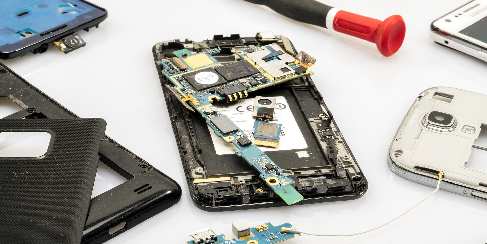 Mobile Industry Eyes 5B ‘Dormant’ Phones Sitting in Desk Drawers for Reuse or Recycling