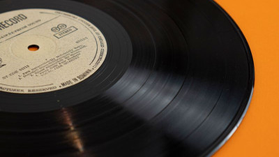 Recycled Vinyl: How Warner Music Group Is Turning Unwanted Records Into the Industry Standard